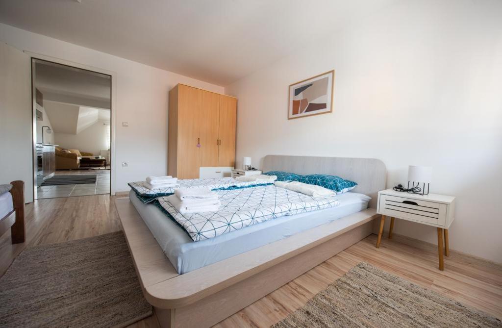 ליבנו Apartman Luca מראה חיצוני תמונה