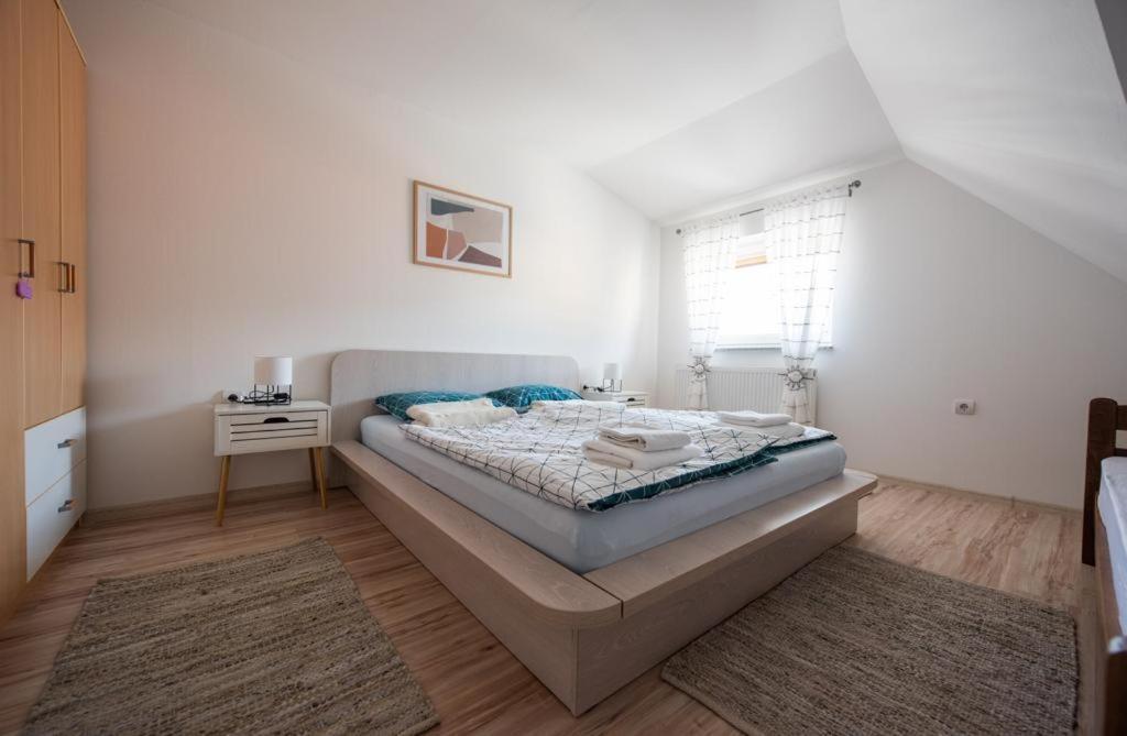 ליבנו Apartman Luca מראה חיצוני תמונה