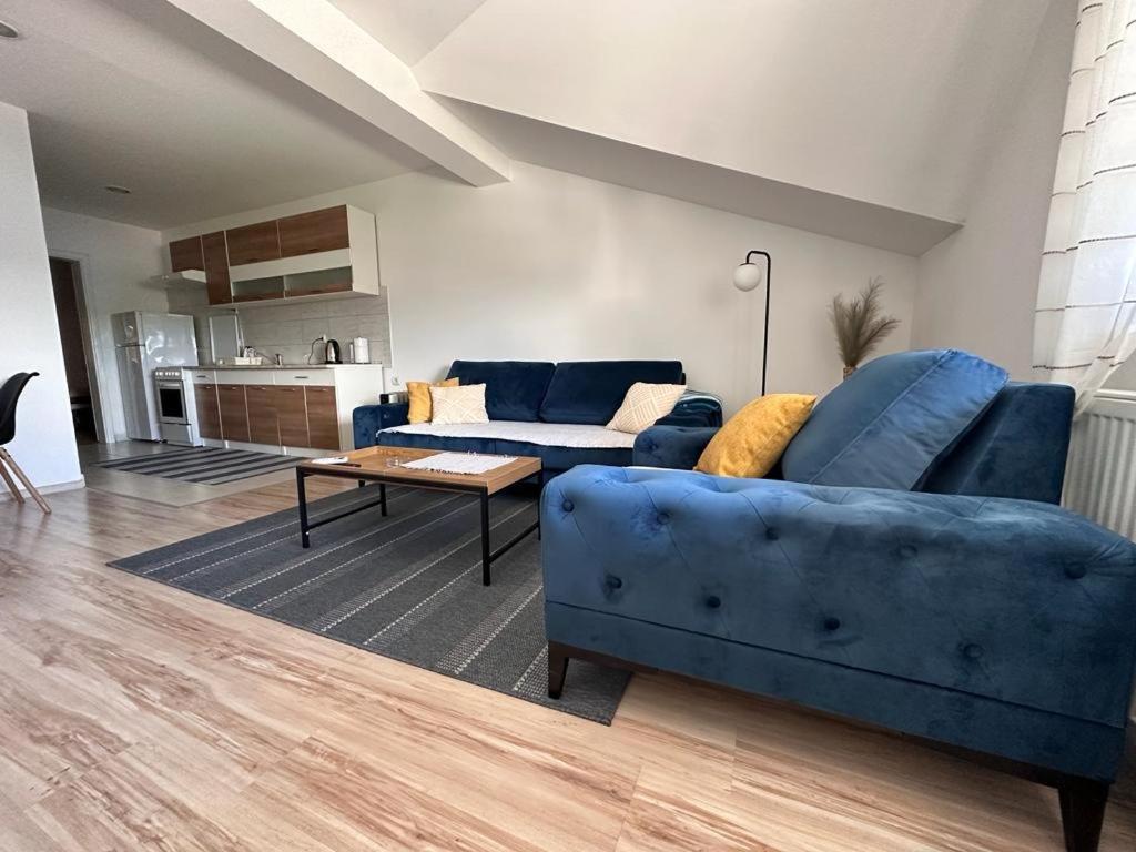ליבנו Apartman Luca מראה חיצוני תמונה